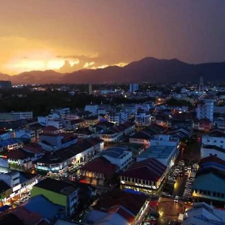 The Octagon Ipoh - Home Stay Bagian luar foto